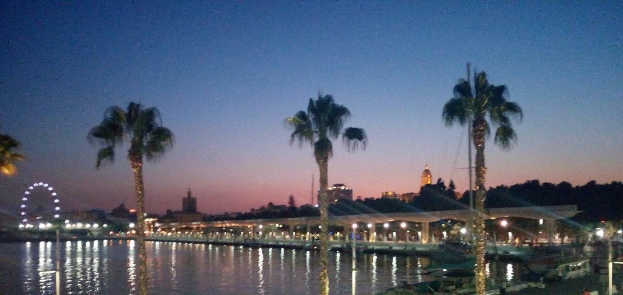 Malagueta Playa Azul Mediterraneo Málaga Dış mekan fotoğraf